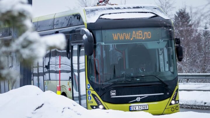 Volvo Buses entrega autobuses eléctricos al operador en la zona más al norte del mundo