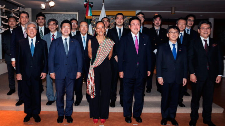 Makoto Uchida, CEO de Nissan, se reúne con la embajadora de México en Japón para celebrar las relaciones comerciales Japón-México