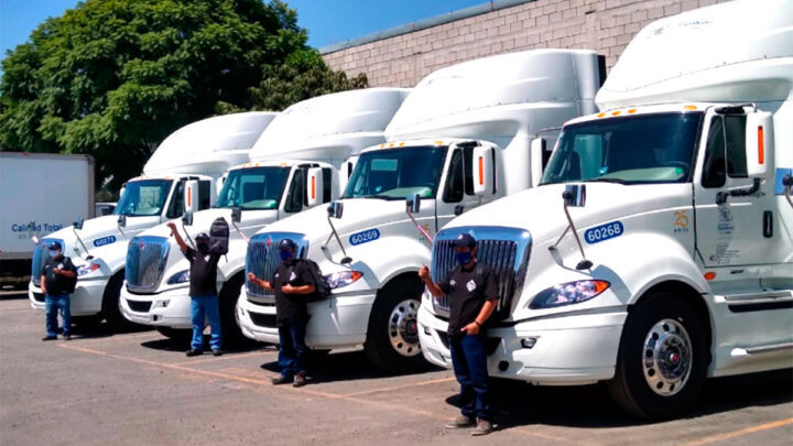Navistar México entrega unidades a Transporte Escobedo
