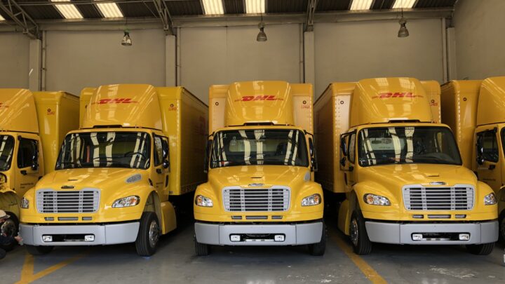 DHL Express adquiere 61  unidades Freightliner para operar en México