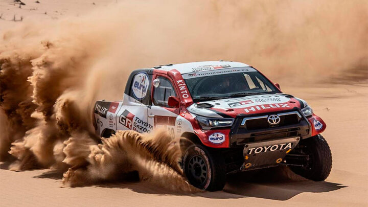 TOYOTA GAZOO Racing va por todo con 4 Hilux en Dakar 2021