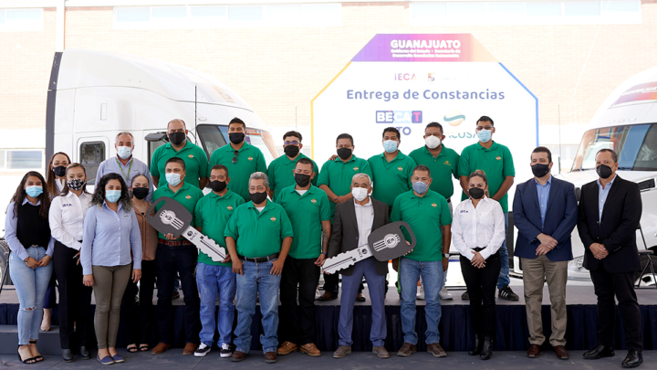 CANACAR y Gobierno de Guanajuato entregan constancias de capacitación a operadores