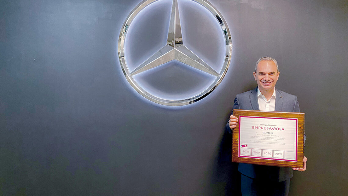 Reconocen nuevamente a Mercedes-Benz Autobuses con el Distintivo Empresa Rosa