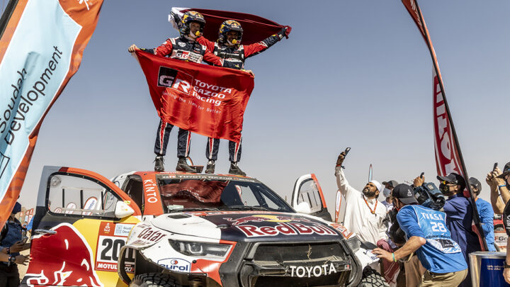 TOYOTA GAZOO Racing se corona campeón en el Dakar 2022 con su nueva Hilux