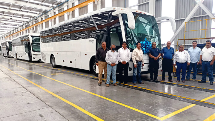 Autotransportes Cardenales de Oriente recibe 5 Volksbus 18.330 OT