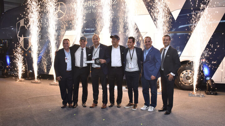 Mercedes-Benz Autobuses fabrica una nueva estrella para el equipo de Rayados de Monterrey