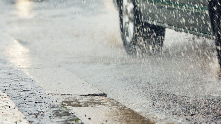 En temporadas de lluvia los accidentes de auto aumentan hasta un 30%