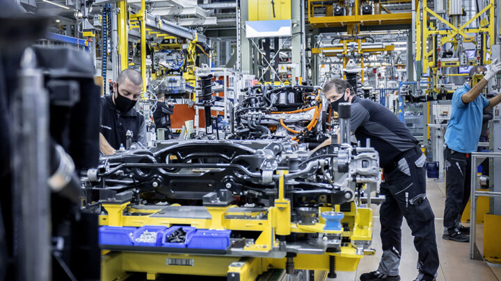 Mercedes-Benz prepara la red de producción de automóviles para nuevos modelos eléctricos