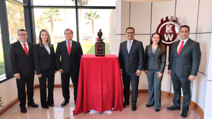 PACCAR Parts México fue galardonado con el trofeo Golden Falcon 2021