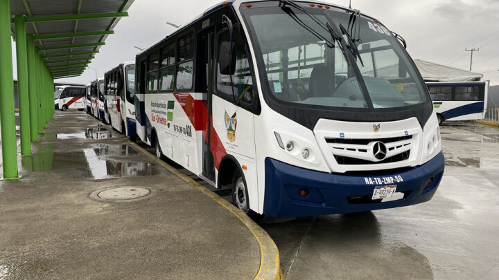 Mercedes-Benz da el banderazo de salida a 60 autobuses urbanos en Pachuca, Hgo.