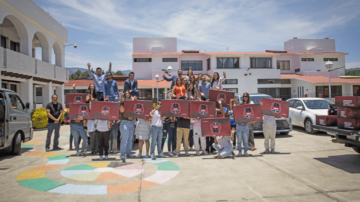 Toyota impulsa la educación tecnológica de niñas y adolescentes 