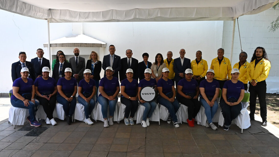 Volvo Buses lanza programa de conductoras de autobuses Volvo