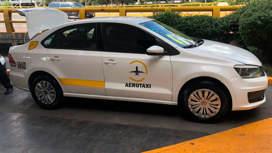 Denuncian  en el AICM extorsión en Aerotaxi