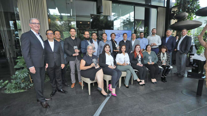 Prestigioso distintivo Masters of Quality de calidad Mercedes-Benz Autobuses